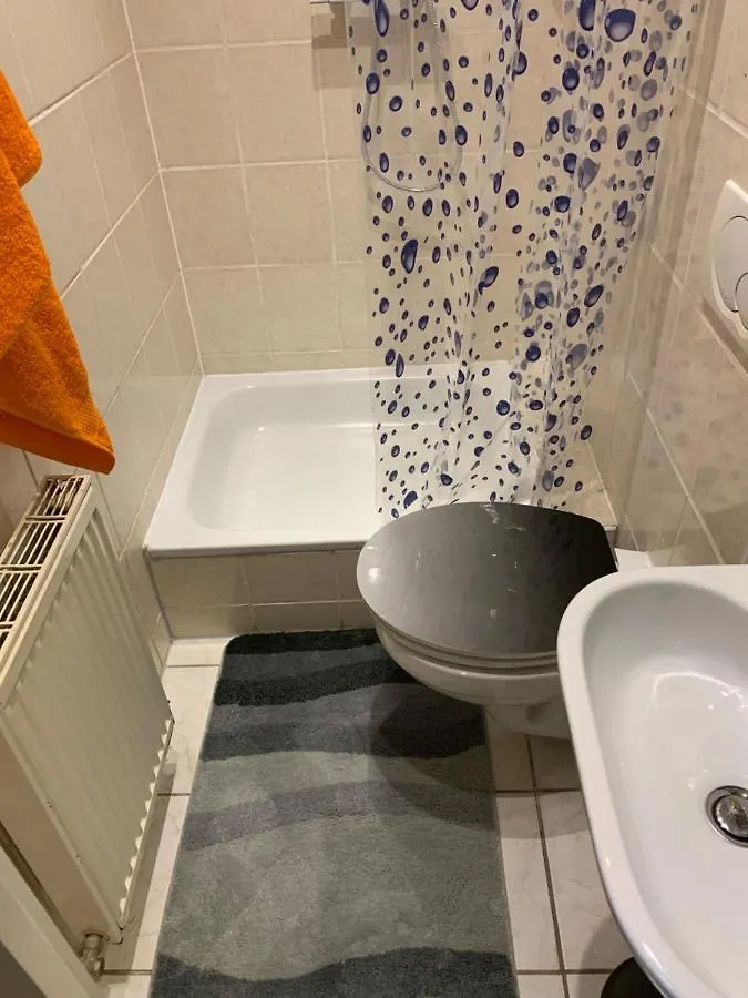 centrally, quiet&comfortable Viena Apartamento