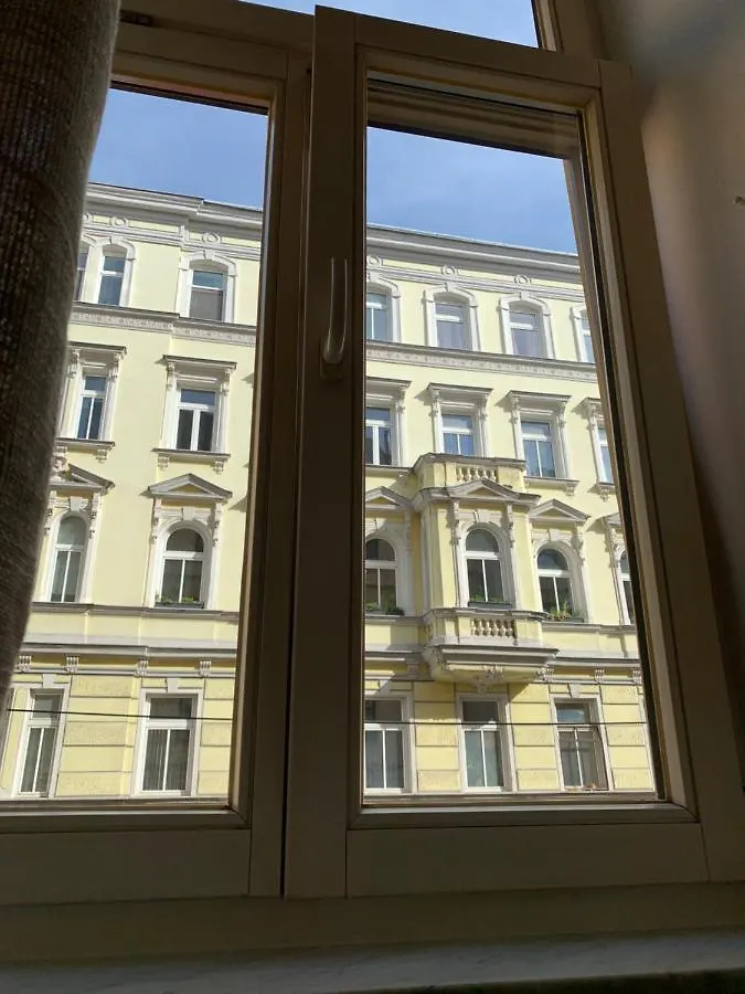 centrally, quiet&comfortable Viena