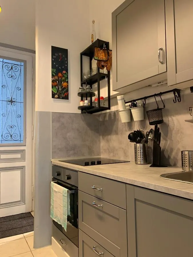 centrally, quiet&comfortable Viena