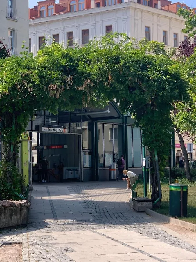 centrally, quiet&comfortable Viena Apartamento