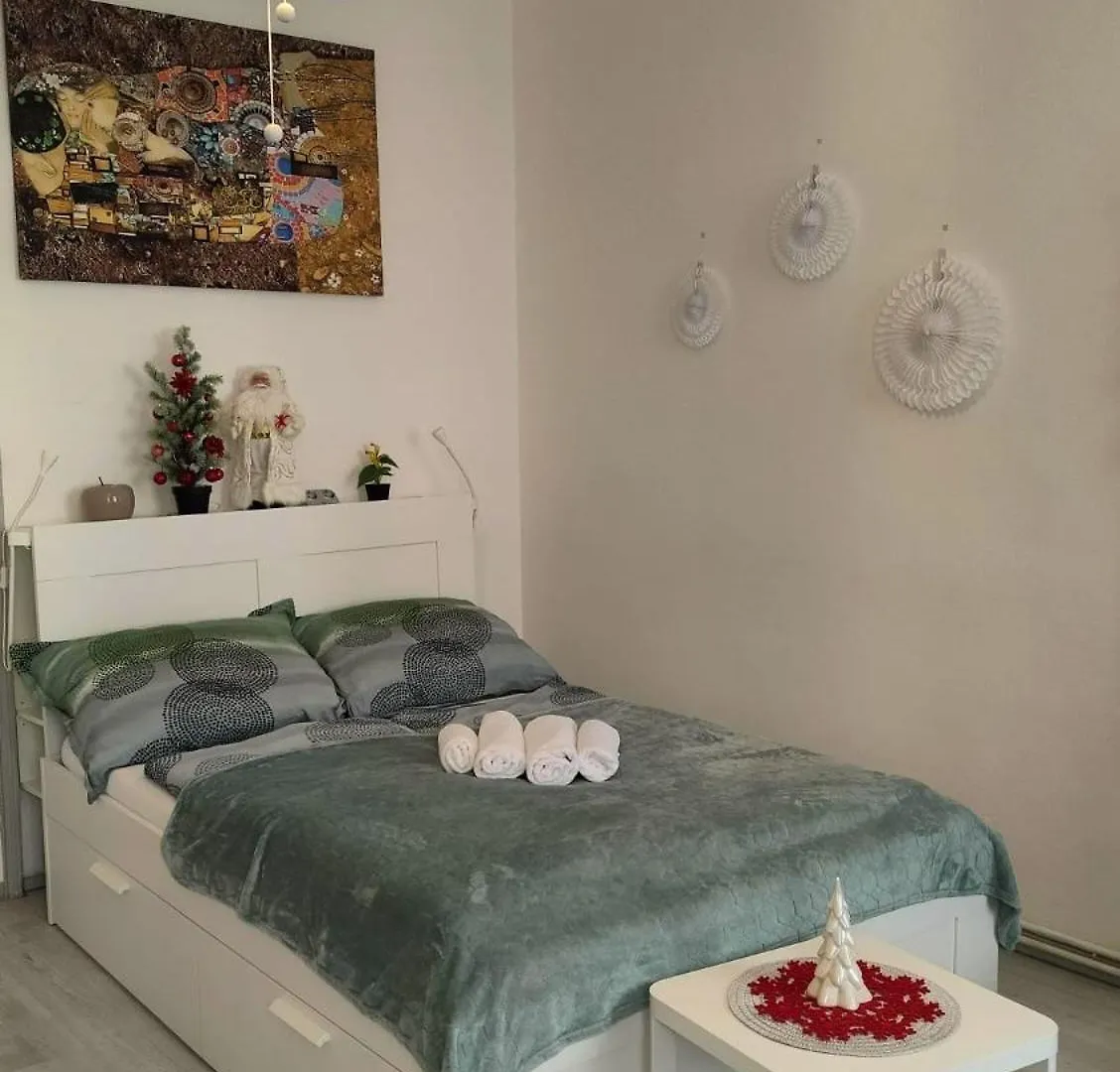 centrally, quiet&comfortable Viena